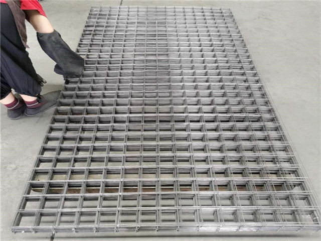 江苏钢丝网片在水泥中可起到热胀冷缩作用加强水泥的拉伸力